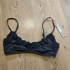 Skims lace fits everybody bralette